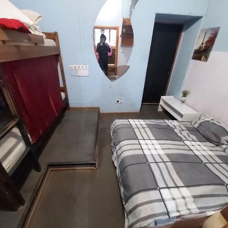 Ararat-Teatralnaya Hostel キエフ エクステリア 写真