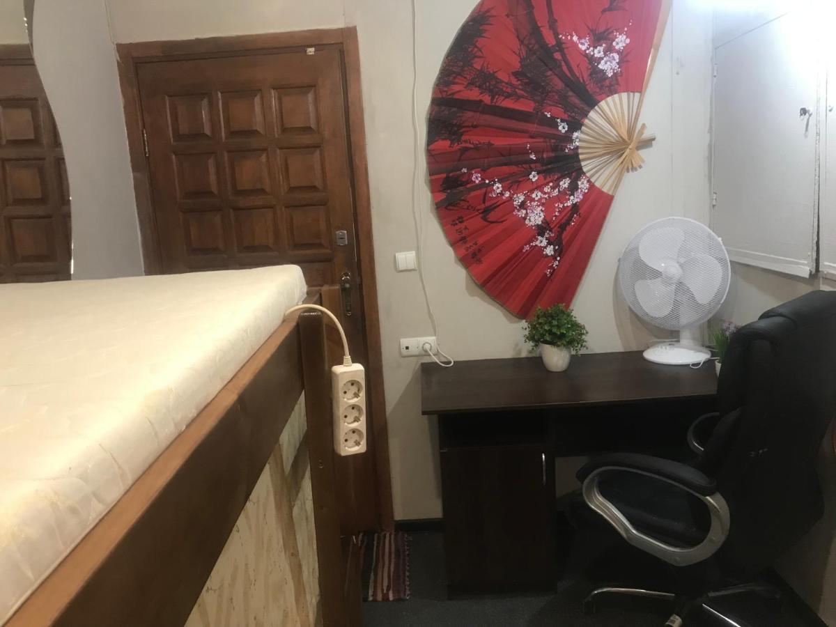Ararat-Teatralnaya Hostel キエフ エクステリア 写真
