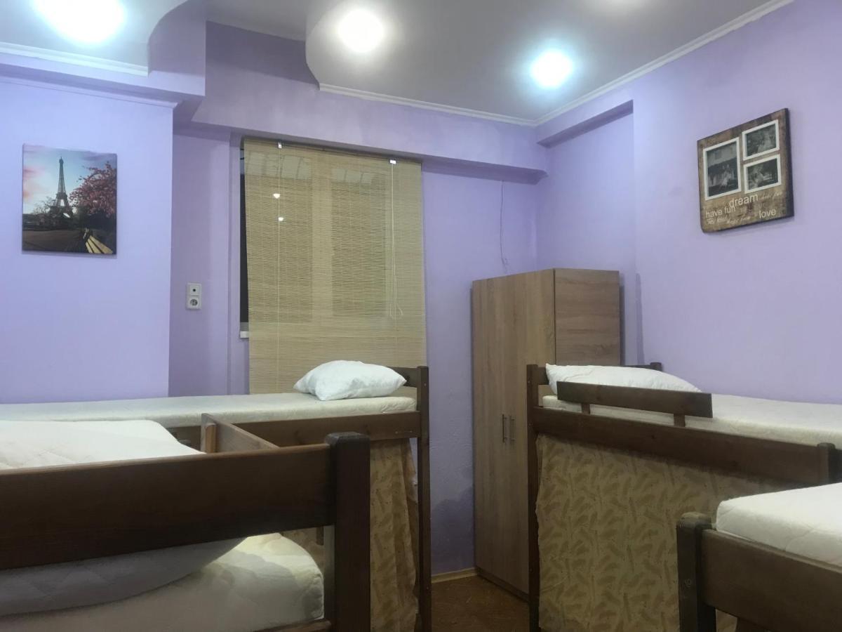 Ararat-Teatralnaya Hostel キエフ エクステリア 写真