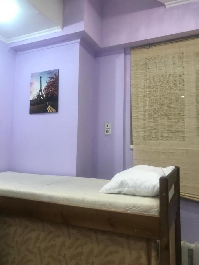 Ararat-Teatralnaya Hostel キエフ エクステリア 写真