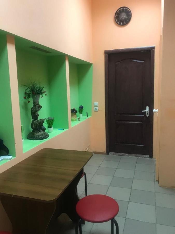 Ararat-Teatralnaya Hostel キエフ エクステリア 写真