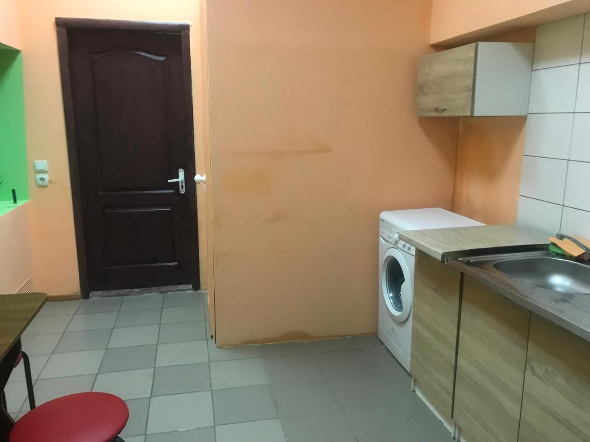 Ararat-Teatralnaya Hostel キエフ エクステリア 写真