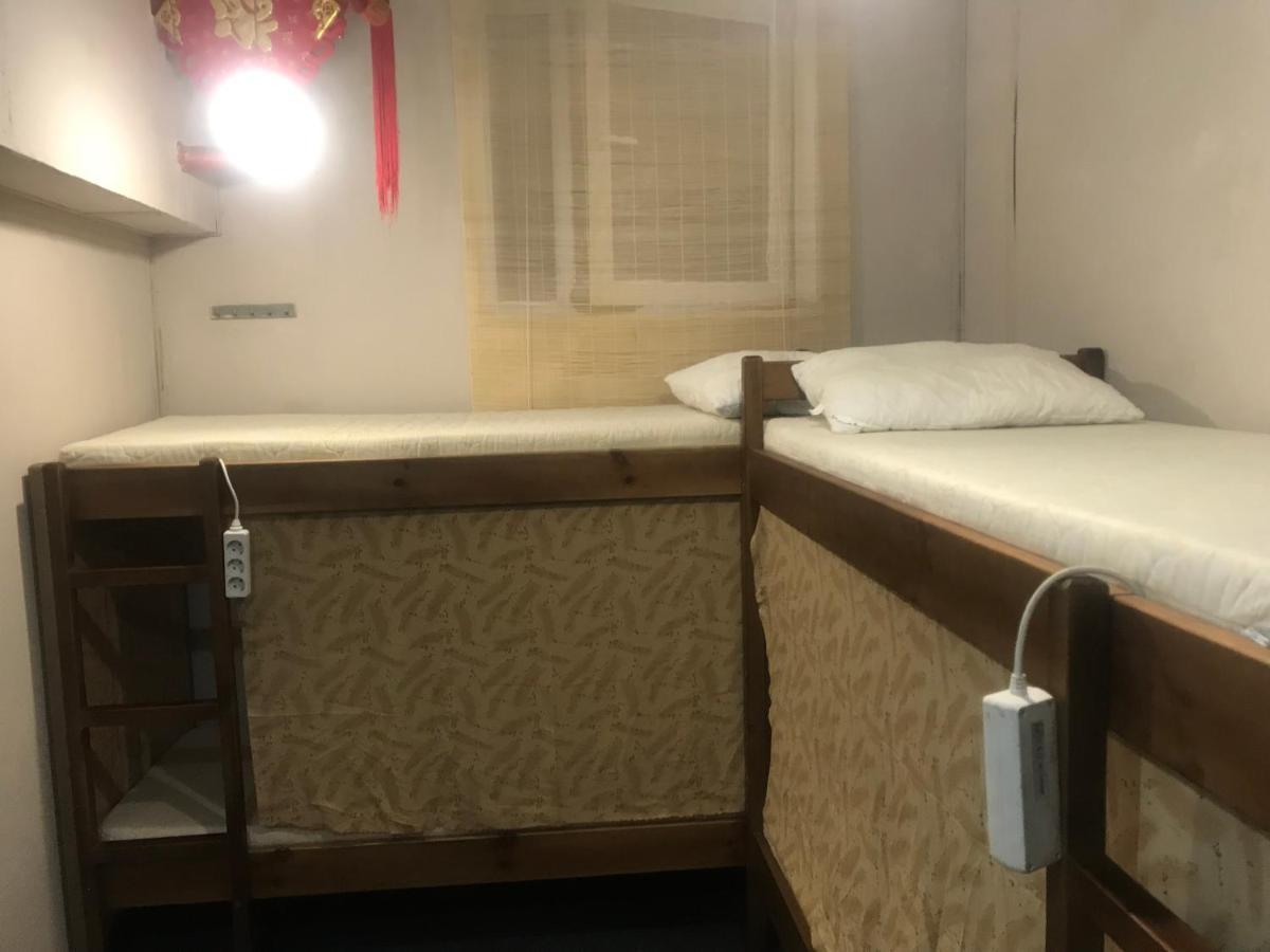 Ararat-Teatralnaya Hostel キエフ エクステリア 写真