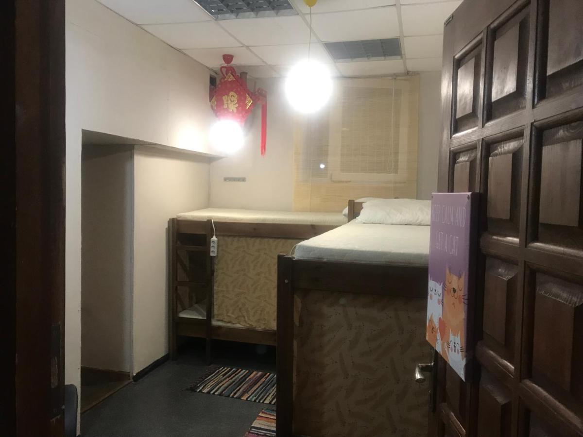 Ararat-Teatralnaya Hostel キエフ エクステリア 写真