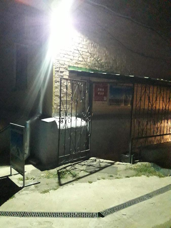 Ararat-Teatralnaya Hostel キエフ エクステリア 写真