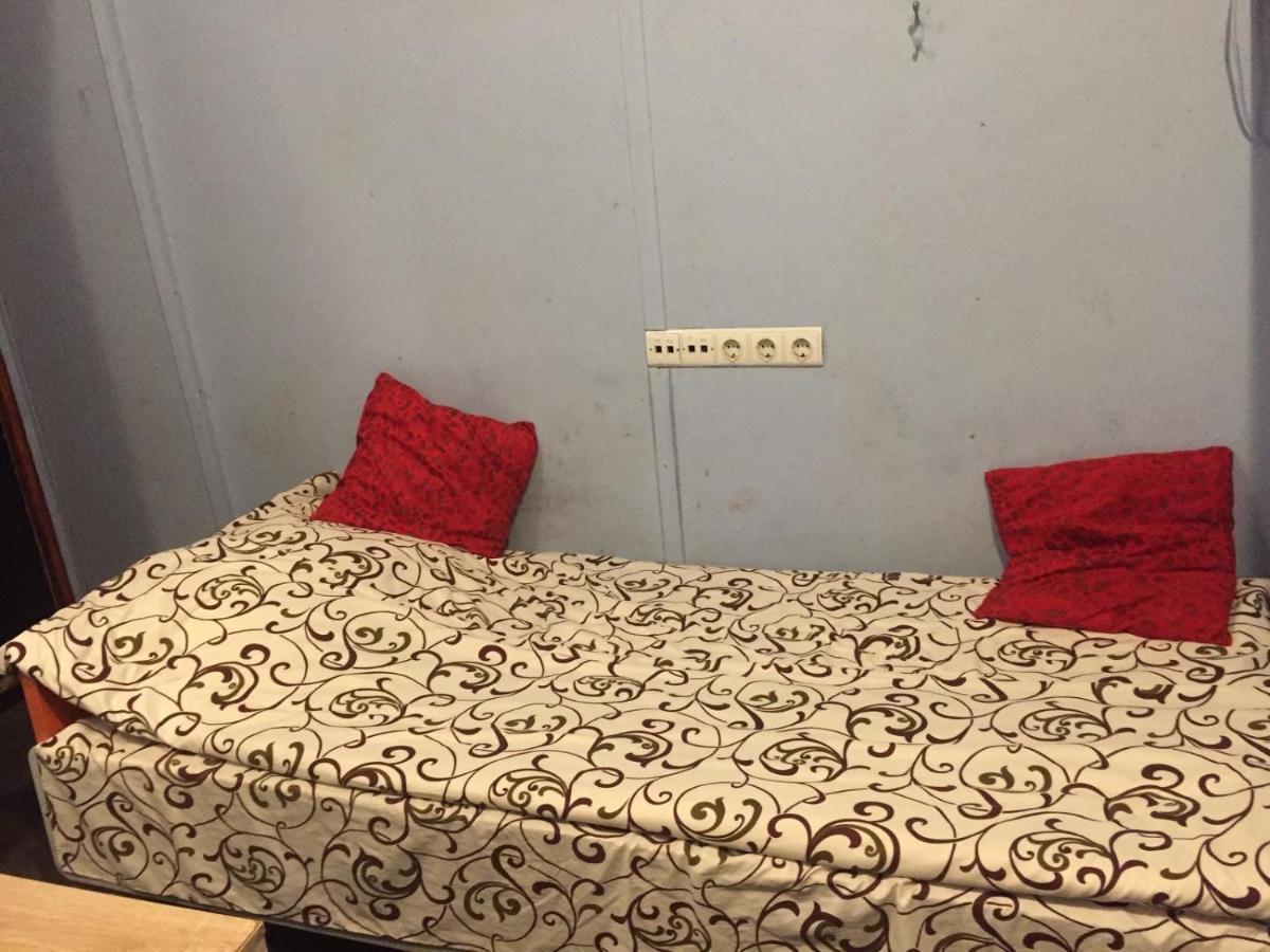 Ararat-Teatralnaya Hostel キエフ エクステリア 写真