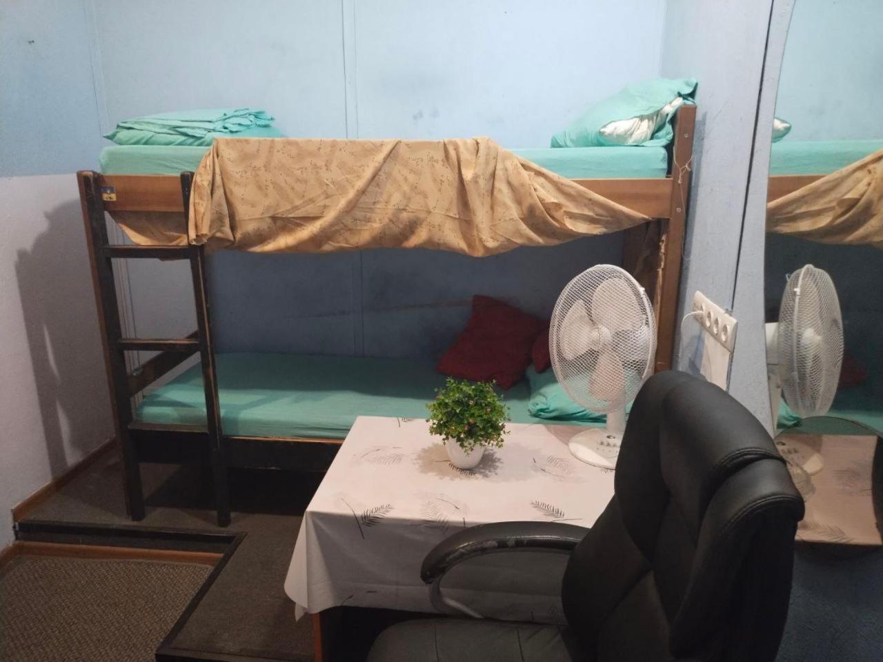 Ararat-Teatralnaya Hostel キエフ エクステリア 写真